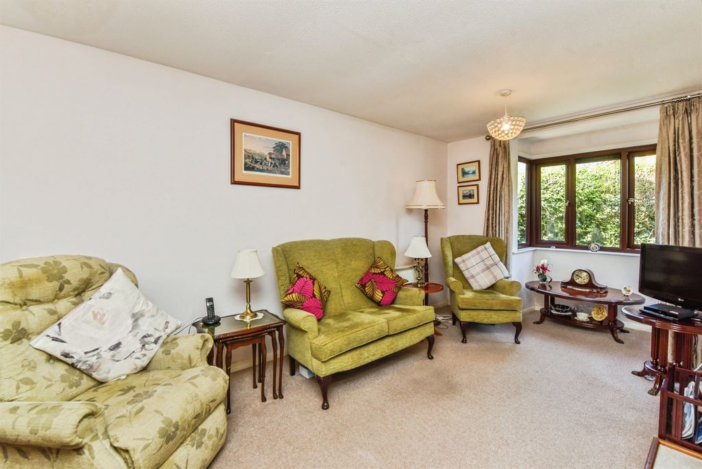 Additional image 4 of 2 bed flat for saleLangley Road, Chippenham SN15