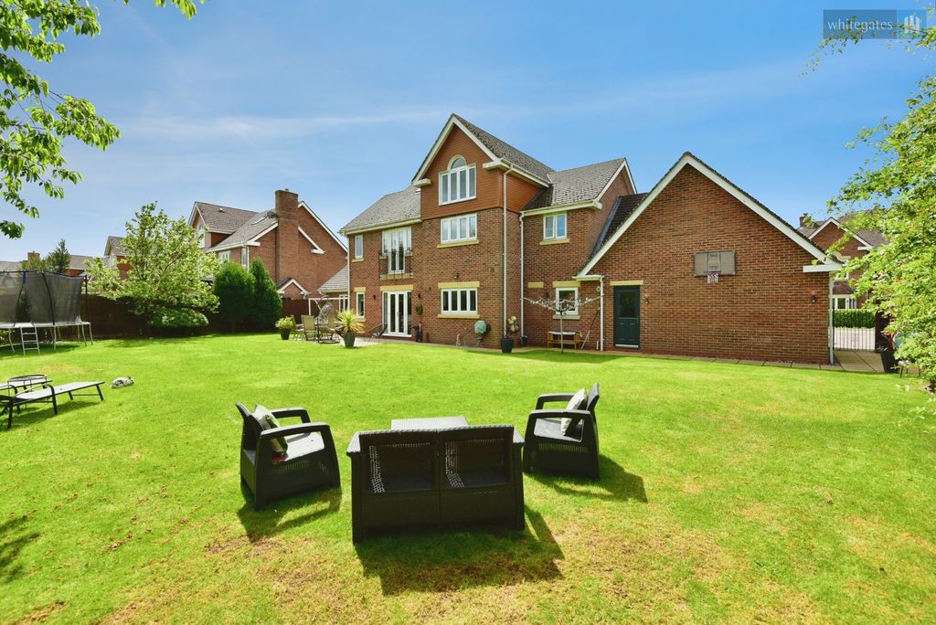 Additional image 25 of 7 bed detached house for saleHampstead Drive, Weston, Crewe, Cheshire CW2