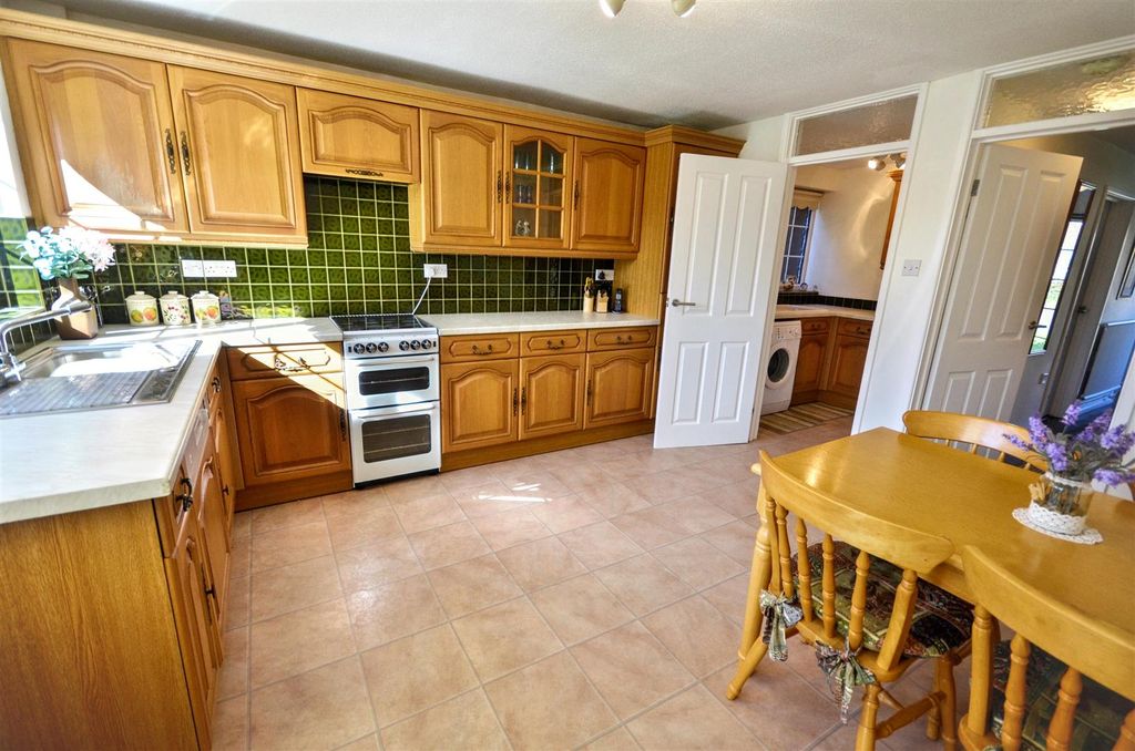 Additional image 3 of 4 bed detached house for saleSunningdale, Stone ST15