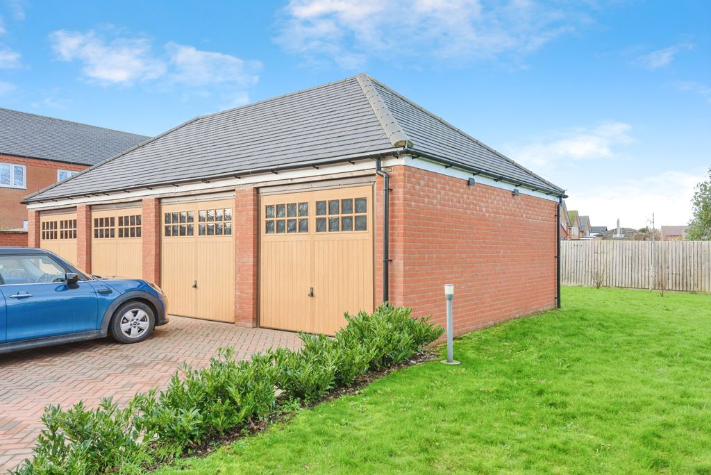 Additional image 14 of 3 bed end terrace house for saleManor Lane, Tamworth B79