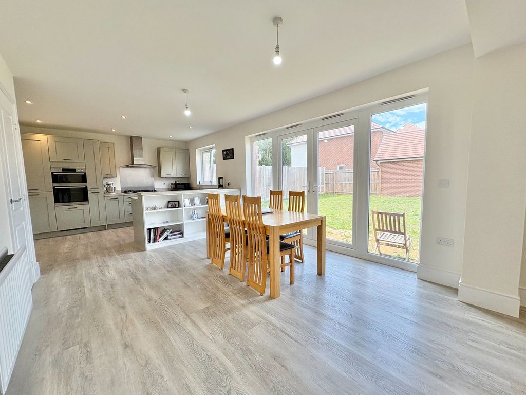 Additional image 3 of 4 bed detached house for saleHopton Close, Amington, Tamworth B77