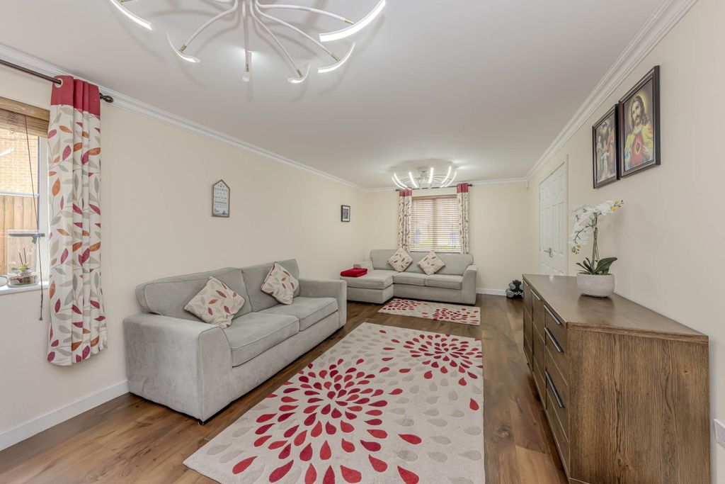 Additional image 3 of 4 bed detached house for saleChervil Close, Newcastle Under Lyme ST5