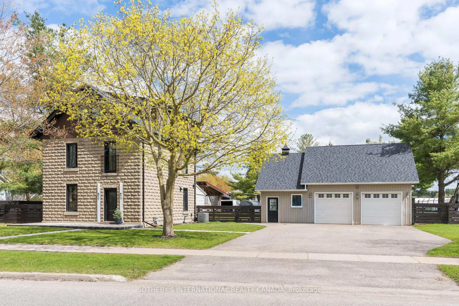 6 Dundas Street