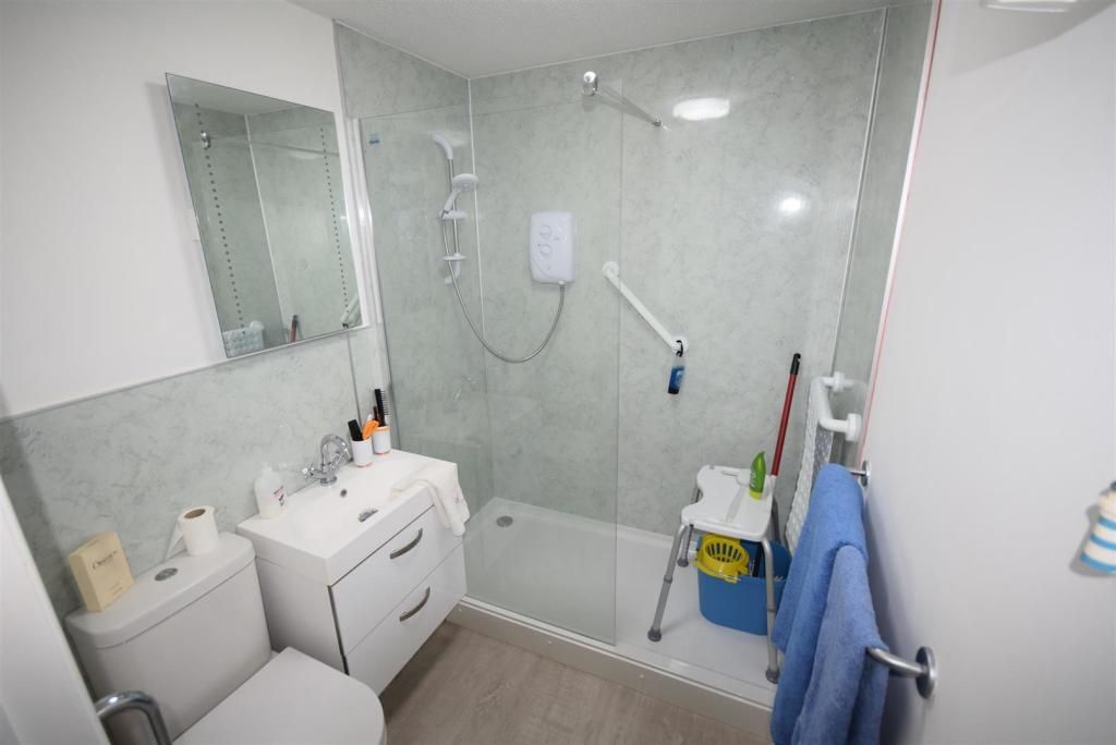 Additional image 5 of 2 bed flat for saleClift House, Langley Road, Chippenham SN15