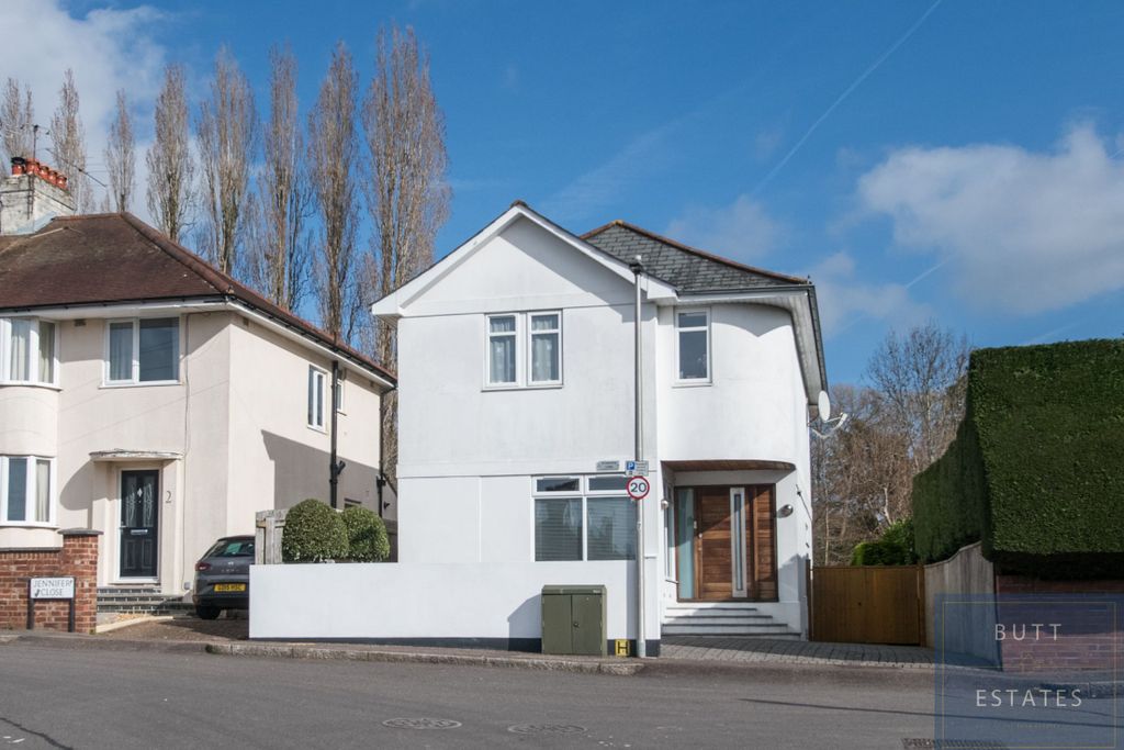 4 bed detached house for saleSt Leonards Lodge, Exeter EX2