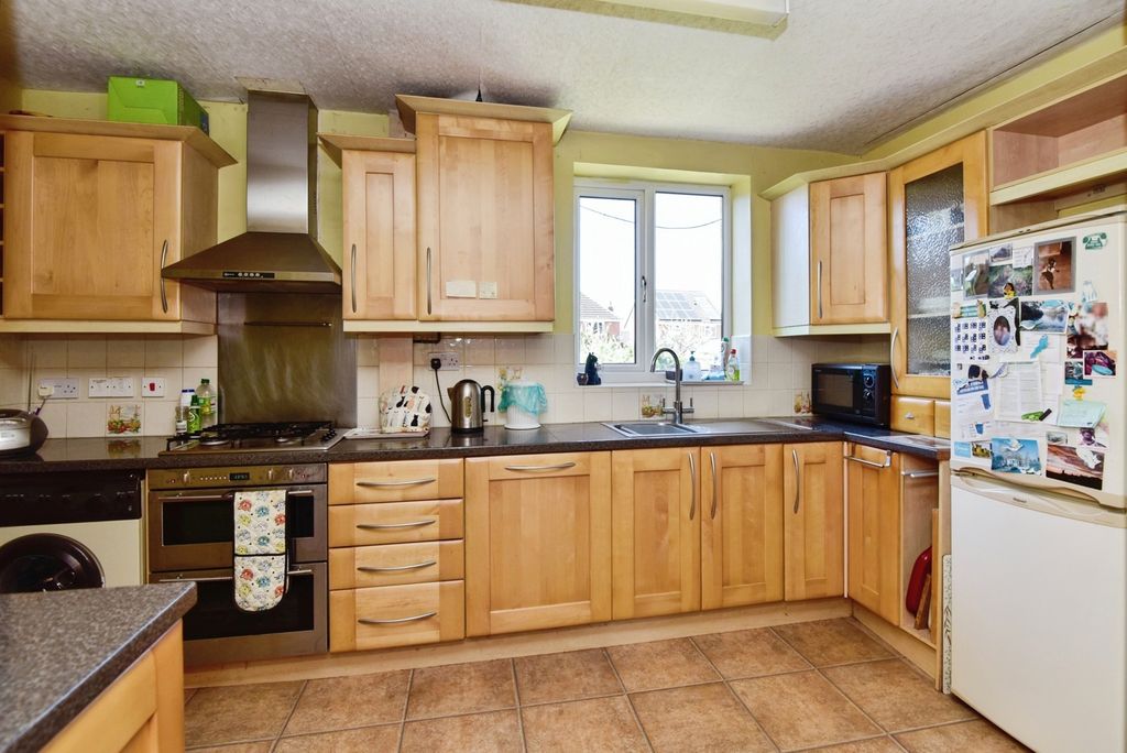 Additional image 3 of 3 bed semi-detached house for saleWestlands Avenue, Newcastle, Staffordshire ST5