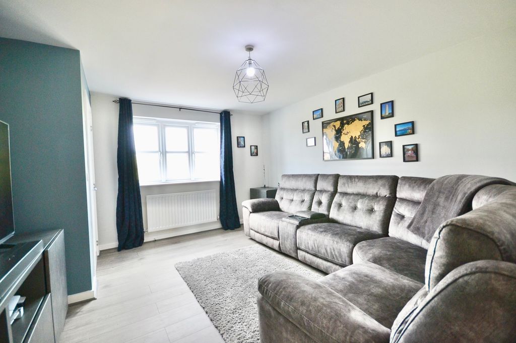 Additional image 6 of 3 bed semi-detached house for saleBuzzard Way, East Leake LE12