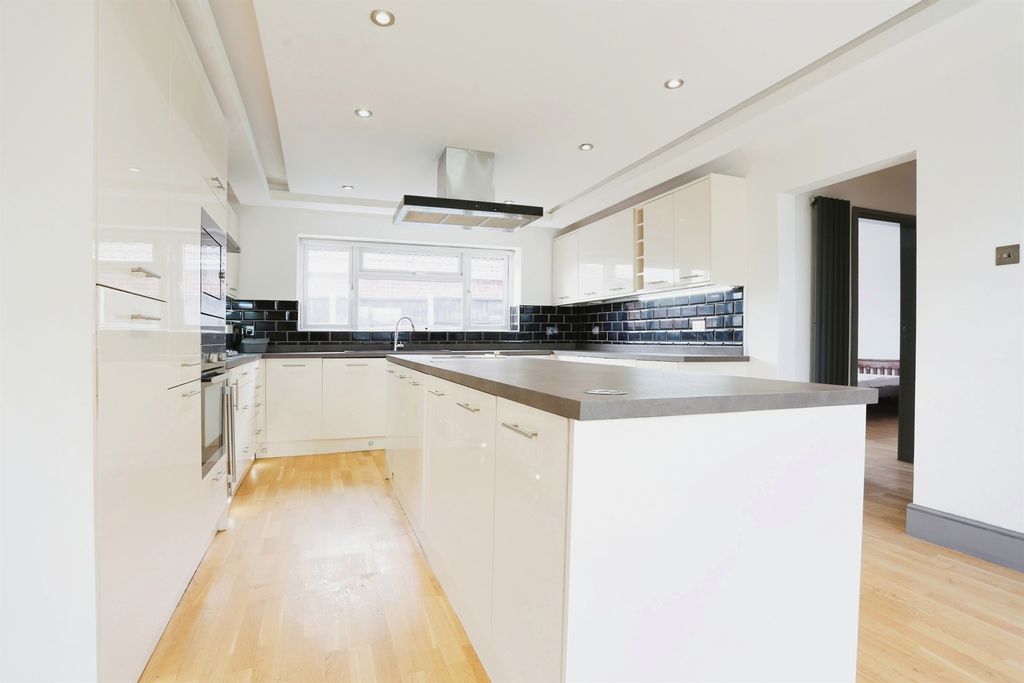 Additional image 16 of 5 bed detached bungalow for saleBallater Close, Leicester LE5