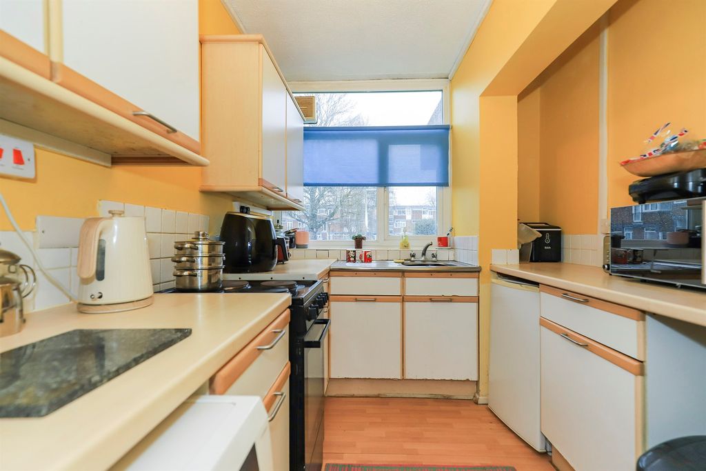Additional image 3 of 2 bed flat for saleNewbridge Crescent, Wolverhampton WV6
