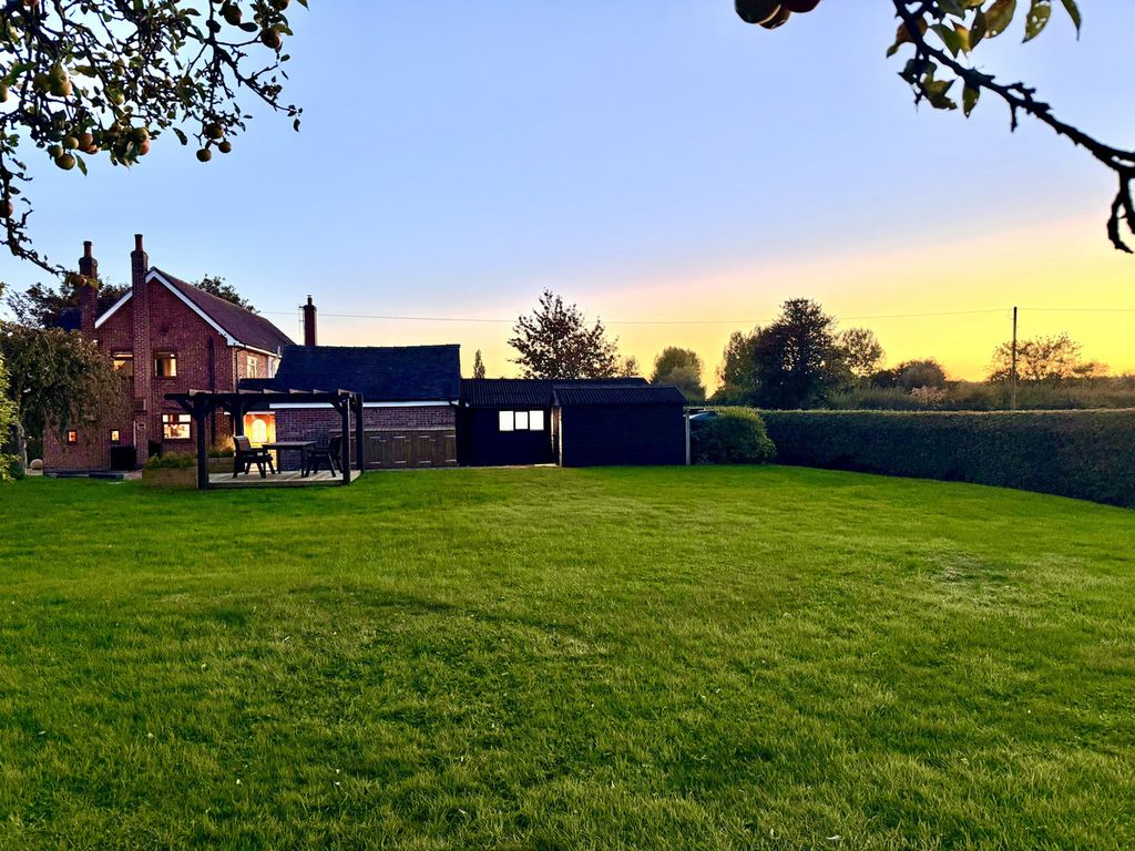 Additional image 45 of 4 bed detached house for saleChapel Lane, Hanbury, Staffordshire DE13