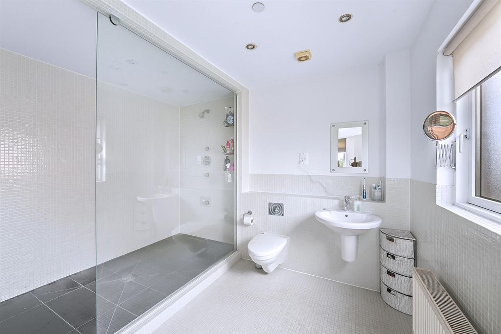 Additional image 29 of 5 bed detached house for saleFreshwater Drive, Weston, Cheshire CW2