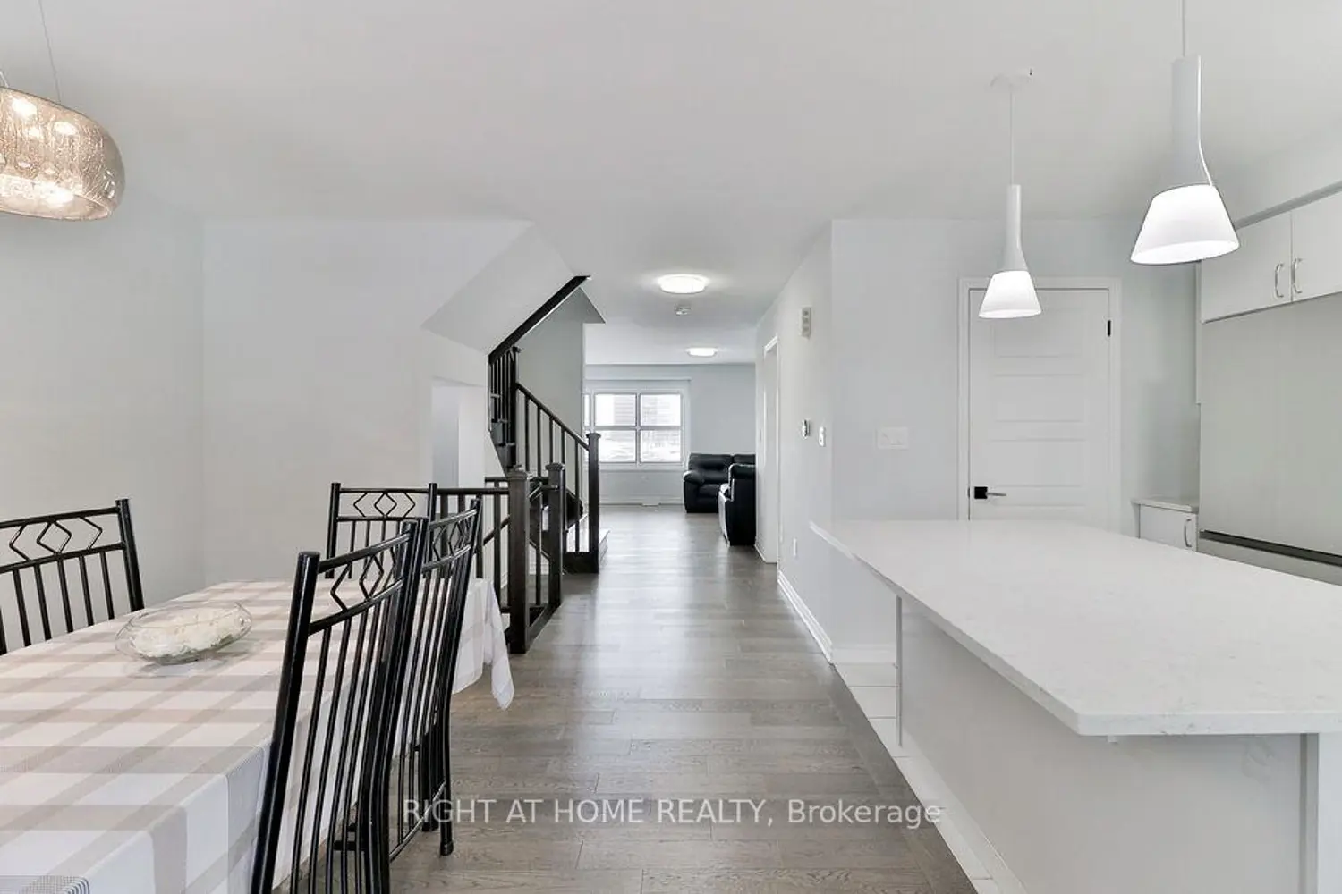 Additional image 9 of 1125 Leger Way 6