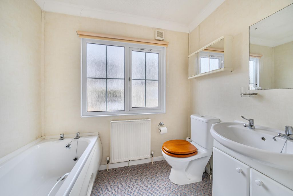 2 bed mobile/park home for saleLydeway, Devizes SN10 photo 3