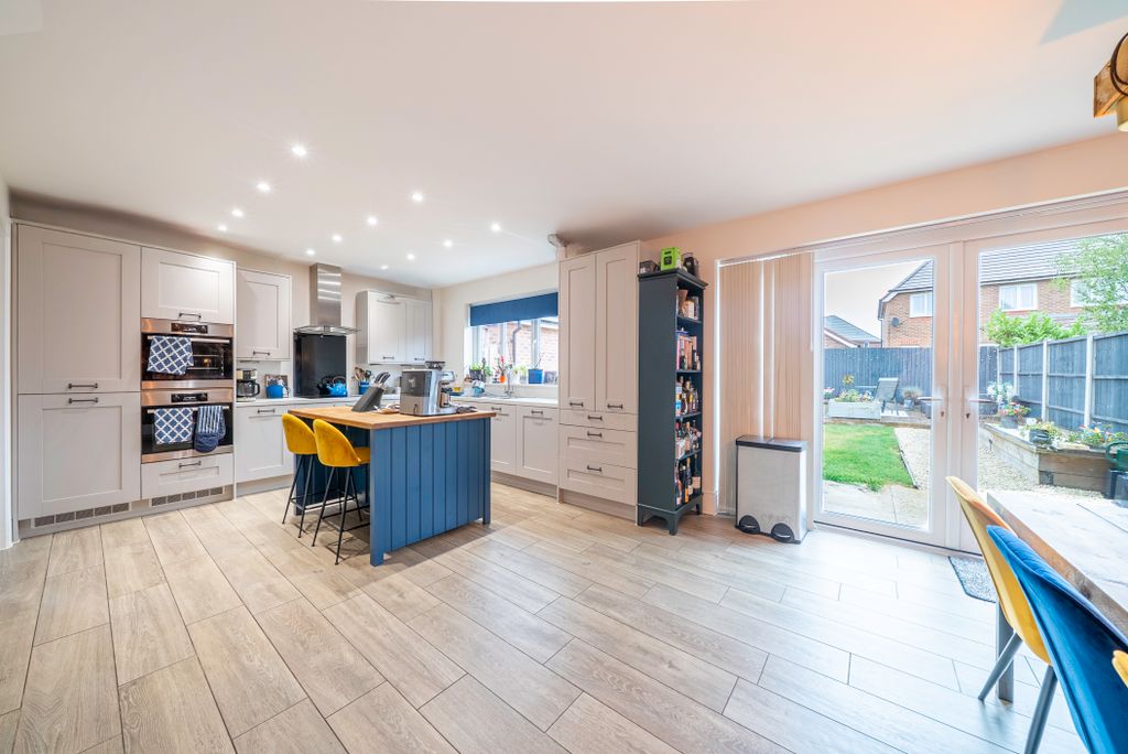 Additional image 8 of 3 bed detached house for saleHadrian Way, Nuneaton, Warwickshire CV11