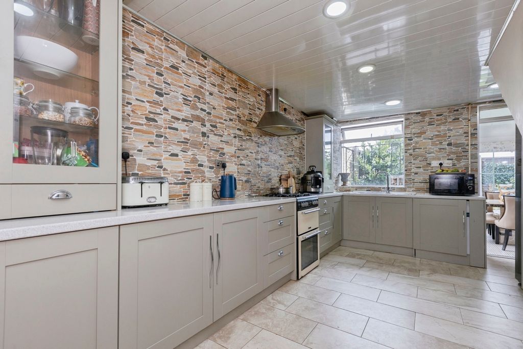 Additional image 6 of 3 bed semi-detached house for saleHolkham Avenue, Leicester, Leicestershire LE4