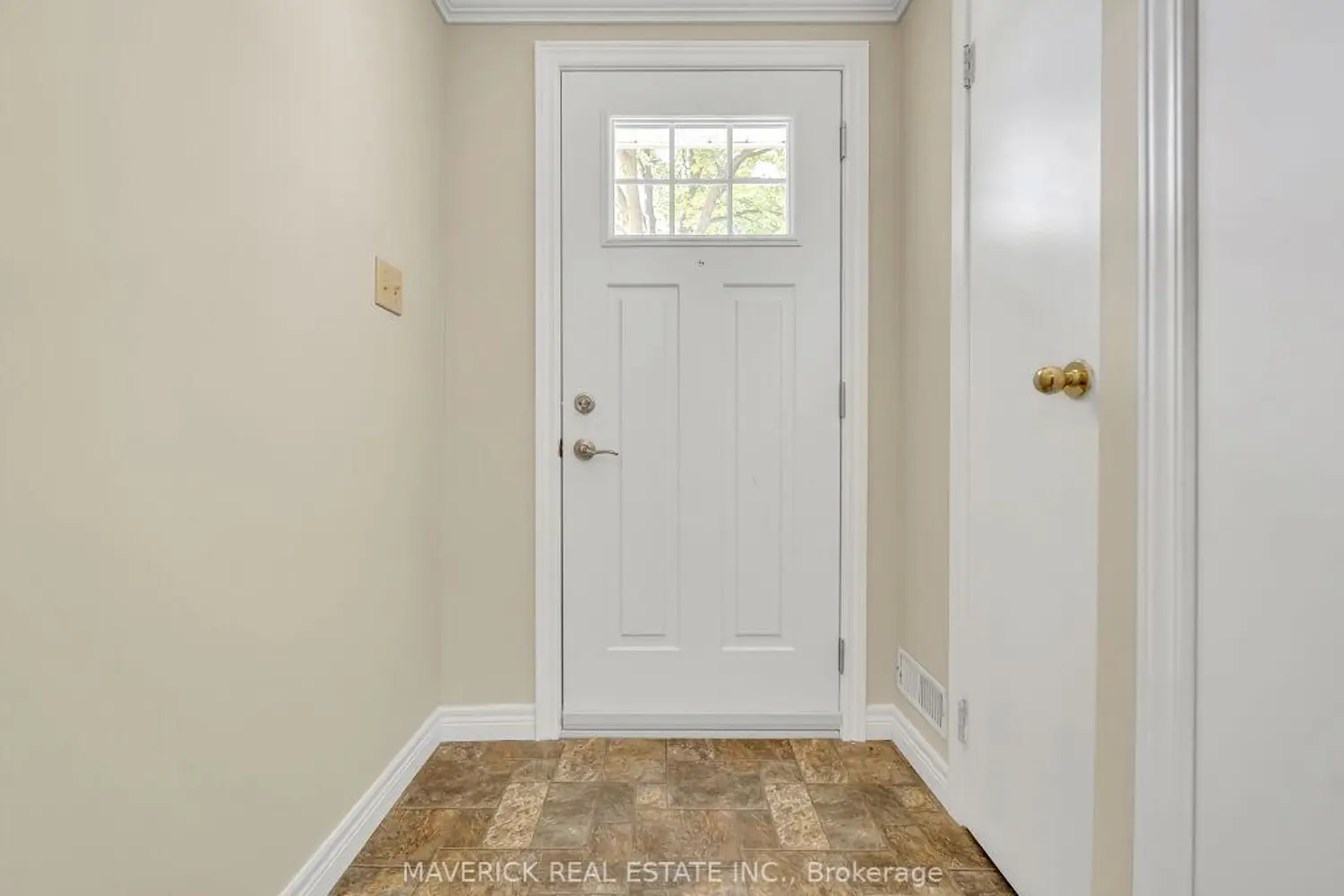 536 Third Street 49 photo 3