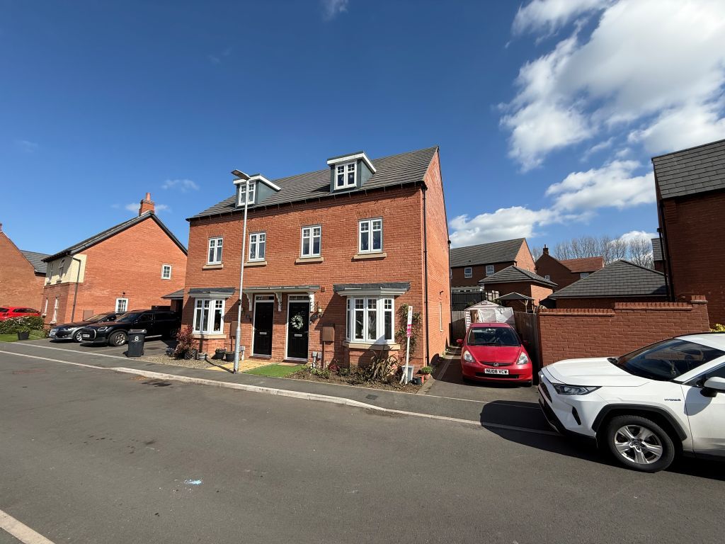 3 bed semi-detached house for saleBrookes Crescent, Hugglescote, Coalville LE67