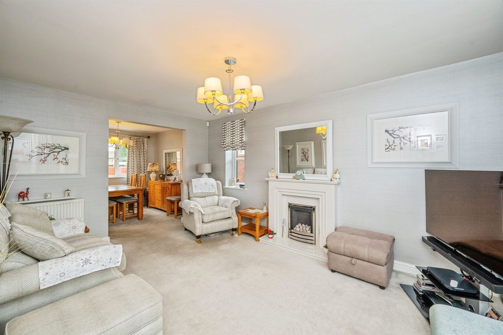 Additional image 5 of 4 bed detached house for saleTamworth Road, Two Gates, Tamworth B77