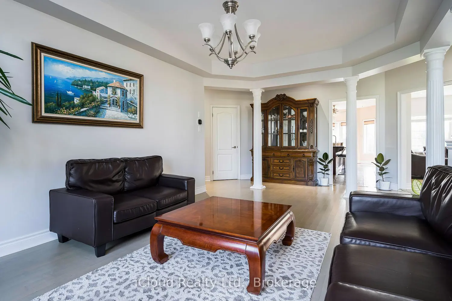 17 Maple Drive photo 4
