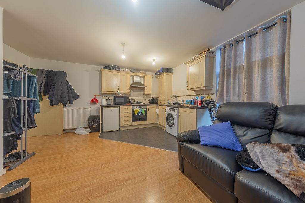 Additional image 3 of 2 bed flat for saleCaxton Court, Burton Upon Trent DE14