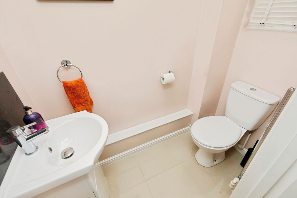 Additional image 12 of 4 bed semi-detached house for saleAbbot Close, Burton-On-Trent DE14