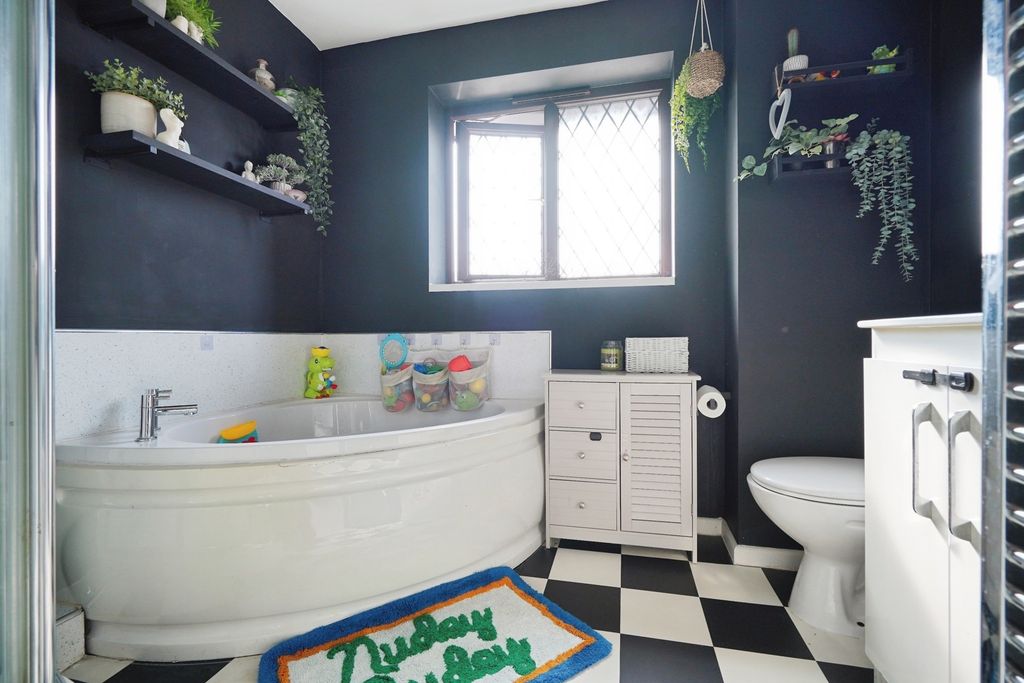 Additional image 5 of 3 bed semi-detached house for saleSeymour Avenue, Burton-On-Trent, Staffordshire DE14