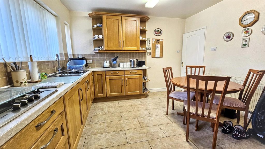 Additional image 4 of 2 bed detached bungalow for saleOakside Crescent, Leicester LE5
