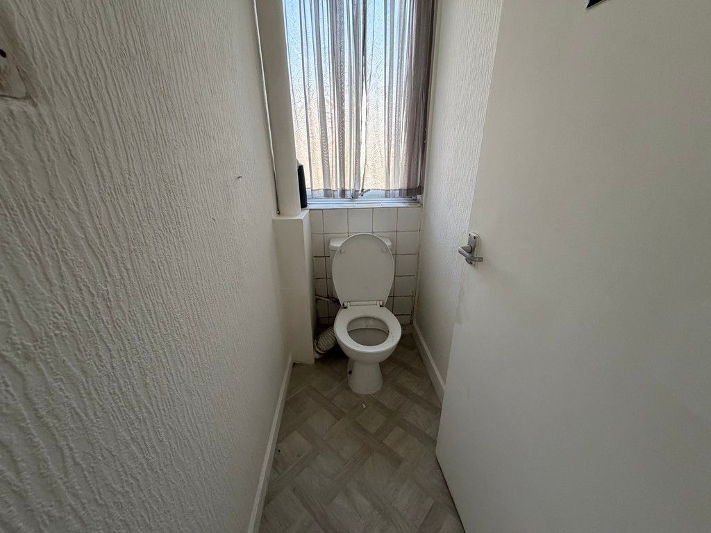 Additional image 7 of 2 bed flat for saleLimehurst Avenue, Finchfield, Wolverhampton WV3
