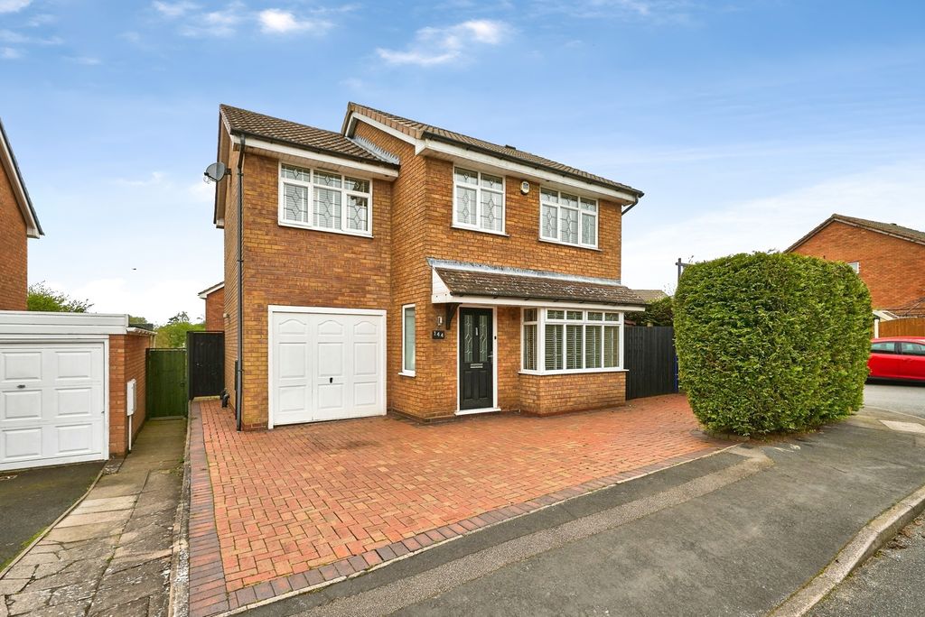 4 bed detached house for saleBond Way, Hednesford, Cannock, Staffordshire WS12