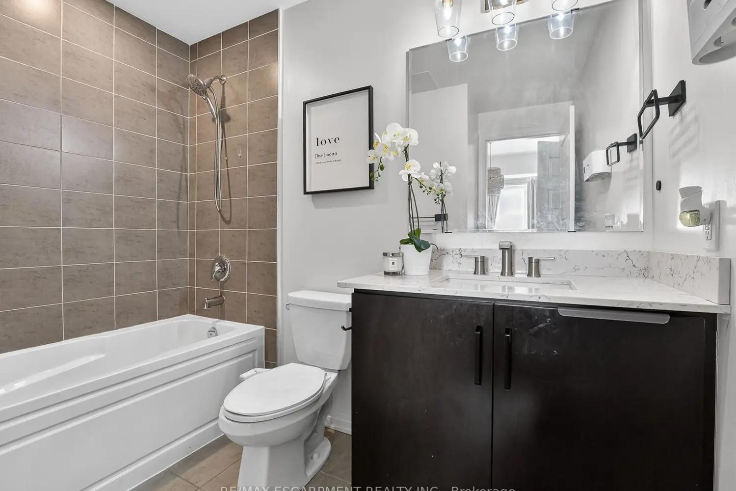 Additional image 13 of 1105 Leger Way 631
