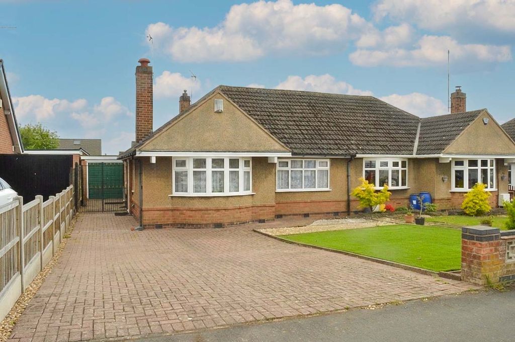 2 bed semi-detached bungalow for saleDorset Avenue, South Wigston, Leicester LE18