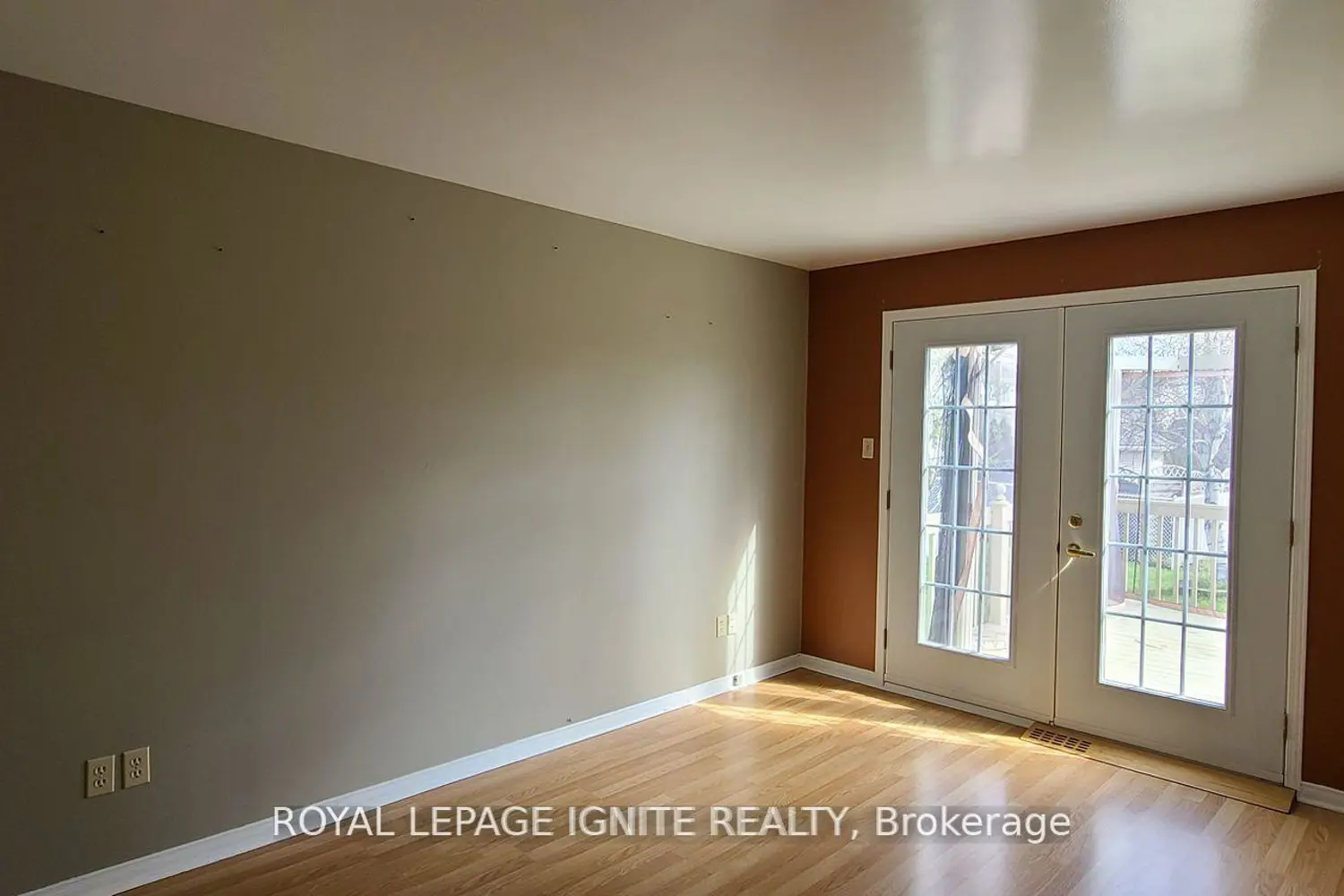 804 Champlain Drive photo 4