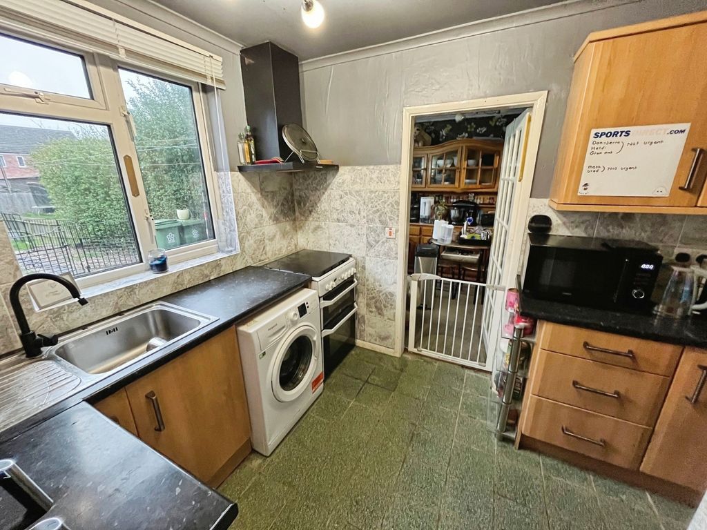 Additional image 10 of 3 bed semi-detached house for saleChestnut Avenue, Leicester, Leicestershire LE5