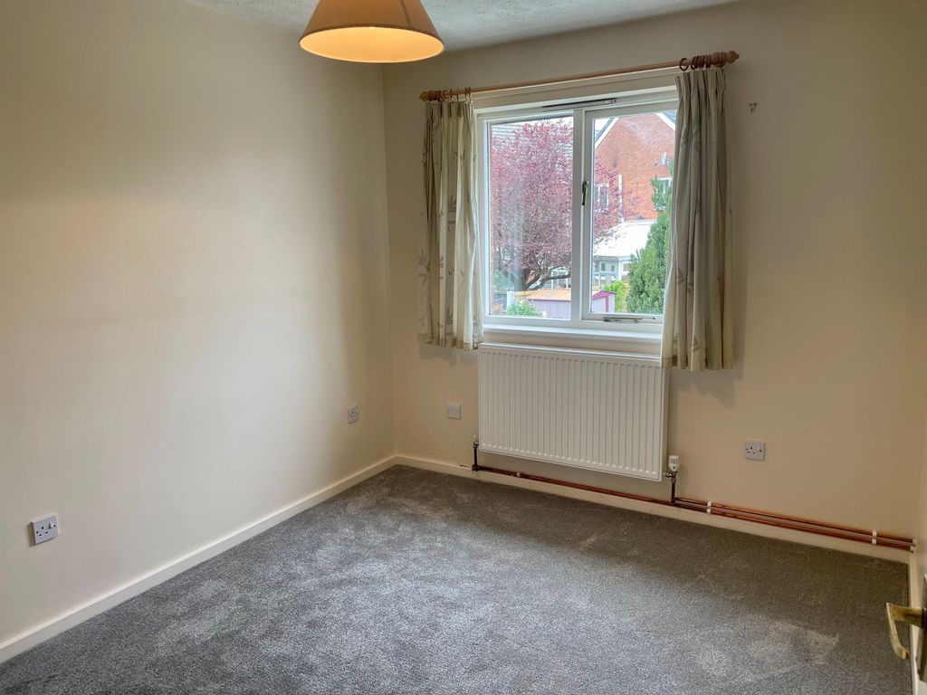 1 bed flat for salePerle Brook, Eccleshall ST21 photo 5