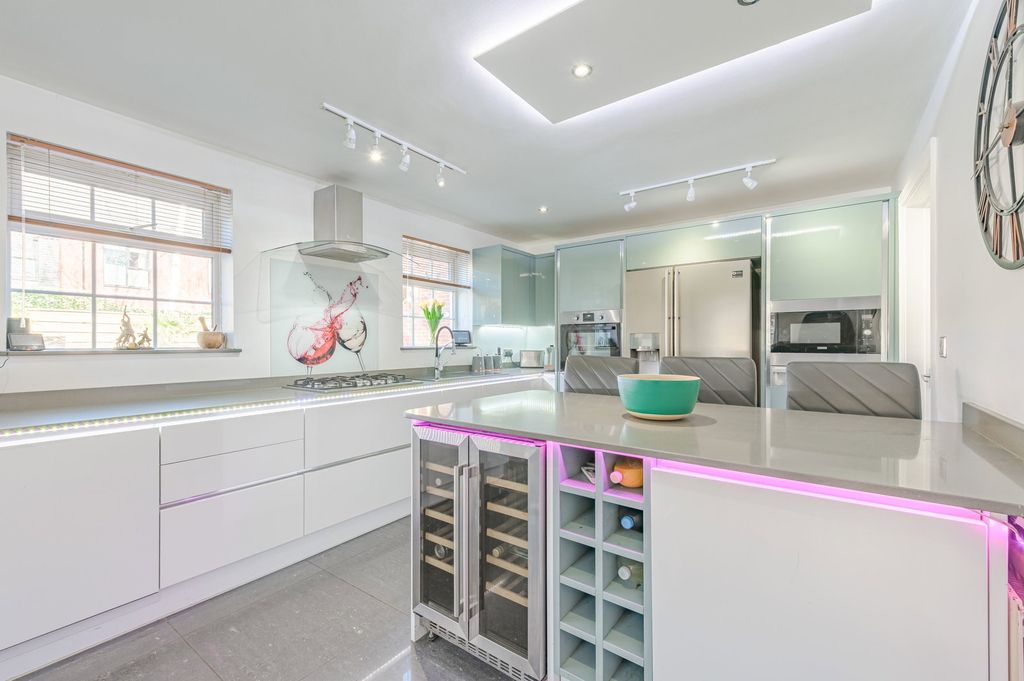 Additional image 4 of 5 bed detached house for saleHewitt Close, Fradley WS13