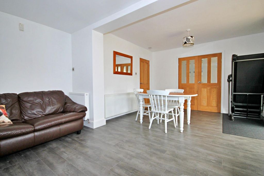 Additional image 2 of 3 bed detached house for saleWigford Road, Dosthill, Tamworth B77