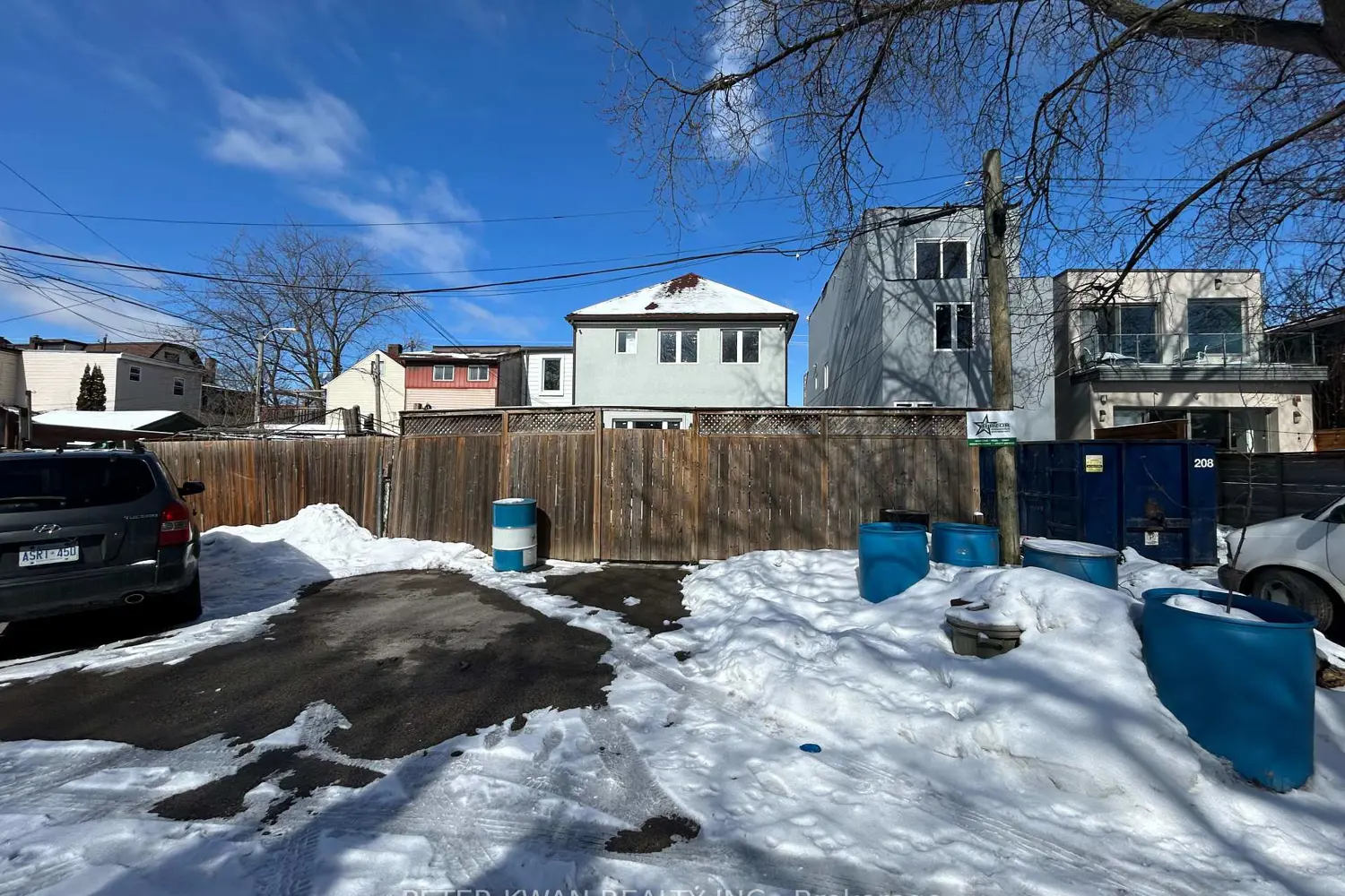 Additional image 15 of 1543 Dundas Street