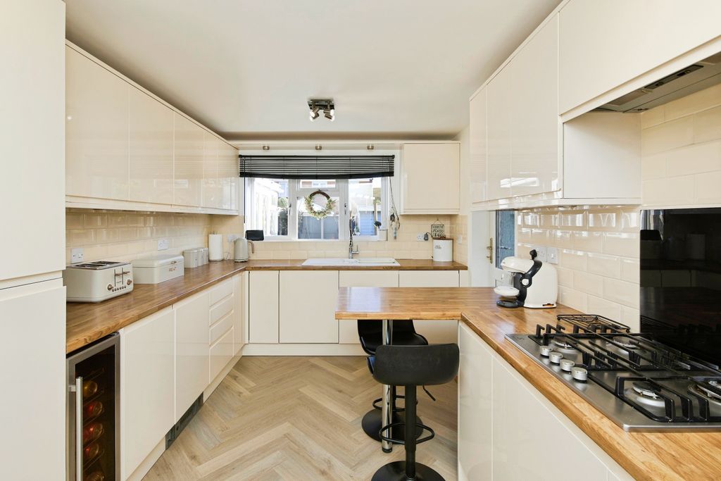 Additional image 4 of 4 bed detached house for saleAmberlands, Stretton, Burton-On-Trent DE13