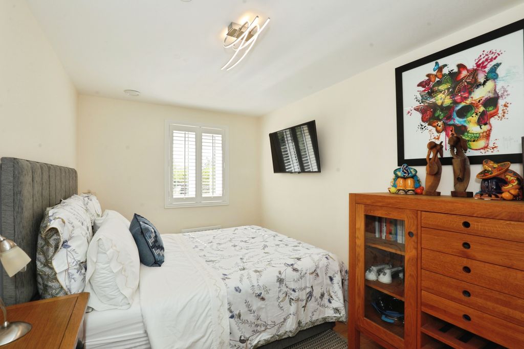 Additional image 10 of 4 bed town house for saleQuay Side, Stoke-On-Trent ST1