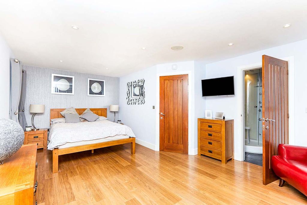 Additional image 11 of 5 bed detached house for saleCourt Farm Lane, Branston, Burton-On-Trent, Staffordshire DE14