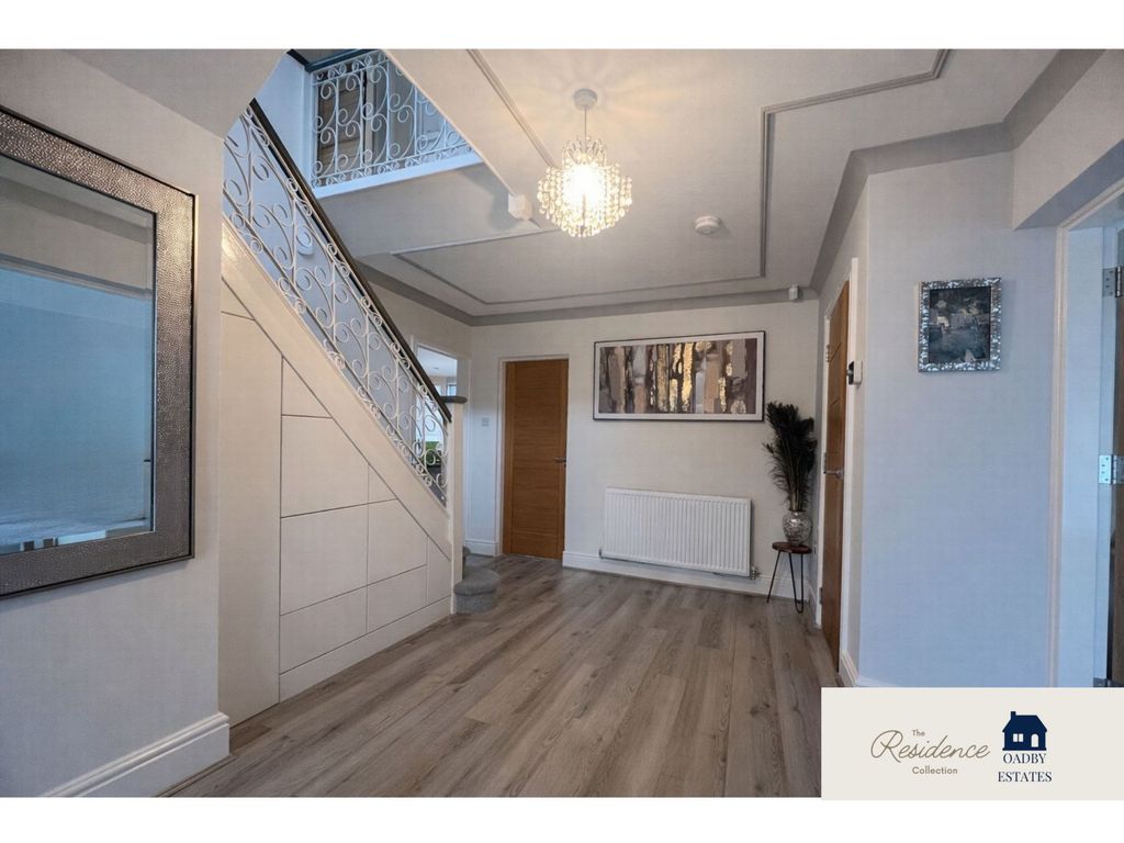 4 bed detached house for saleThe Oval, Oadby LE2 photo 3