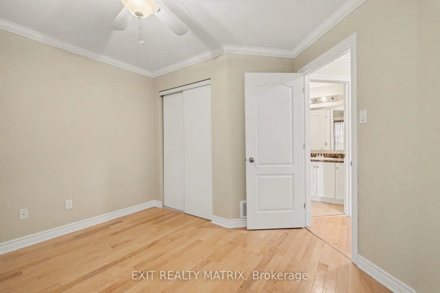 856 Notre-Dame Street 103 photo 5