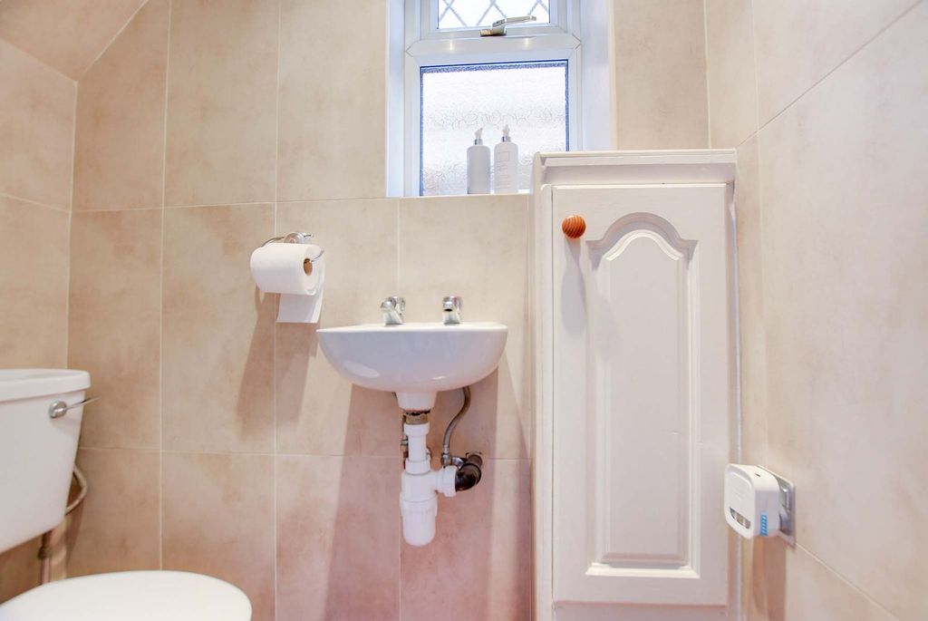 Additional image 7 of 3 bed semi-detached house for saleGainsborough Road, Knighton, Leicester LE2