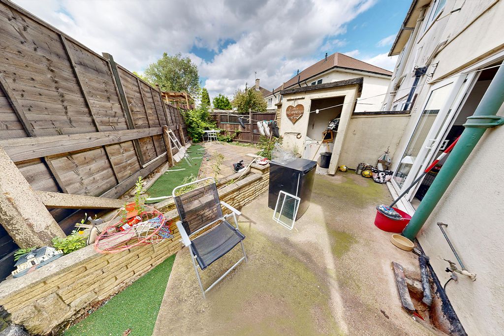 Additional image 27 of 3 bed semi-detached house for saleSharmon Crescent, Leicester LE3