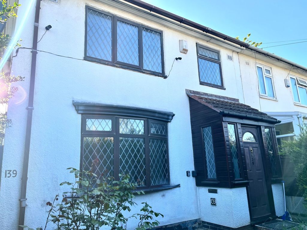 3 bed semi-detached house for saleAylestone Drive, Leicester LE2