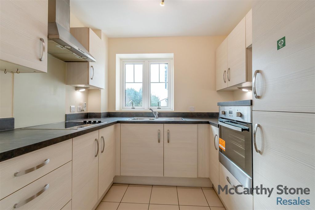 Additional image 11 of 1 bed flat for saleWolsey Court, Knighton Park Road, Leicester LE2