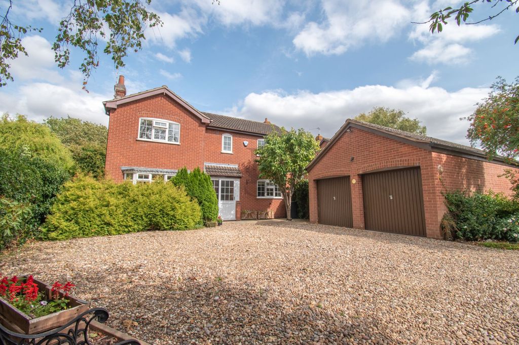 4 bed detached house for saleShanklin Gardens, Knighton LE2