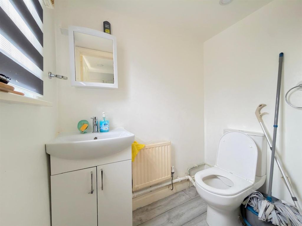 Additional image 7 of 3 bed town house for saleCranesbill Road, Hamilton, Leicester LE5