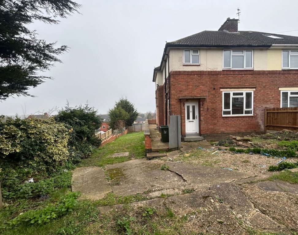 3 bed semi-detached house for sale1 Barradale Avenue, Sileby, Leicestershire LE12