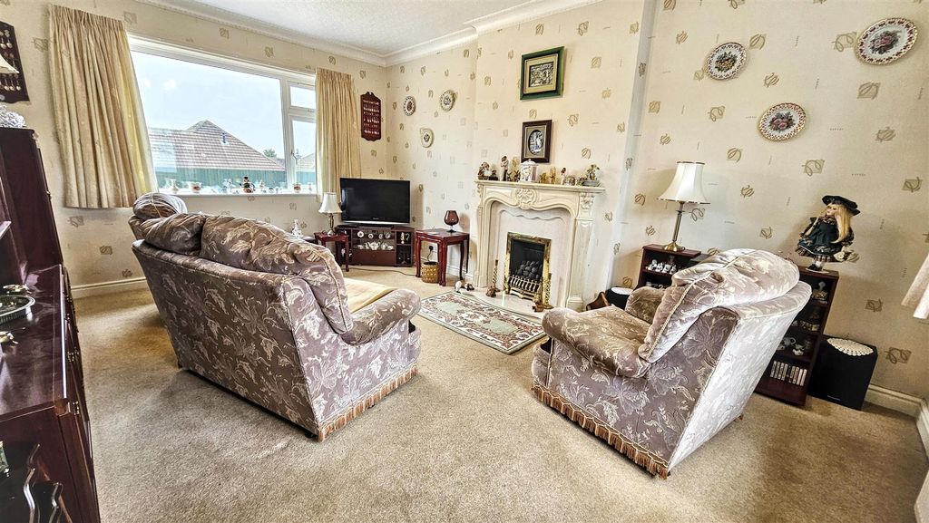 Additional image 5 of 2 bed detached bungalow for saleOakside Crescent, Leicester LE5